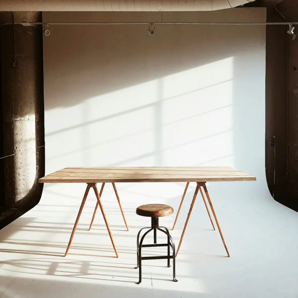 Tavolinë "Loft" me këmbë metalike 80×170